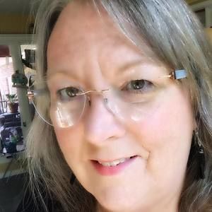 Meet your Posher, Delora